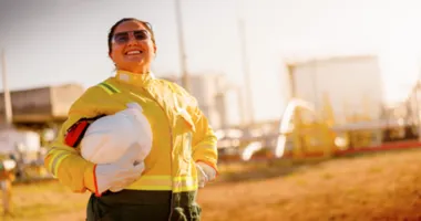Imagem ilustrativa da imagem Curso gratuito oferece vagas para mulheres na área de petróleo e gás