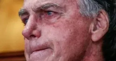 Imagem ilustrativa da imagem "Minha vida já acabou", dispara Bolsonaro em meio às lágrimas