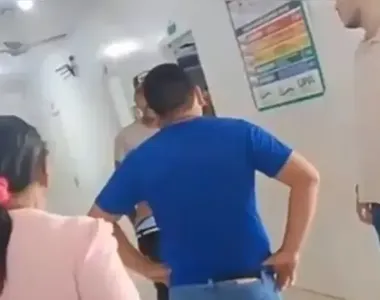 Homem ainda bateu boca com os médicos