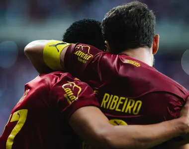 Tiago e Everton Ribeiro, jogadores do Bahia