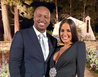 Cantor Thiaguinho e Carol Peixinho