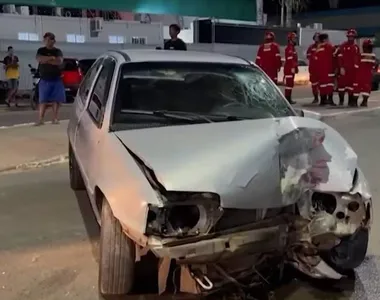 Mulher puxou o freio de mão e o carro derrapou