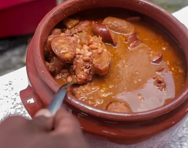 Cerca de 150 kg de feijoada foram distribuídos