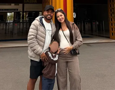 Cristian Bell viajou com a filha, Sophia, e a noiva, Ana Carla