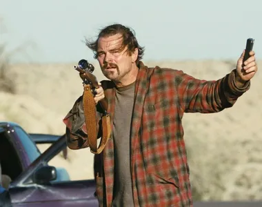 Leonardo DiCaprio em cena de  'Uma Batalha Após a Outra'