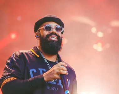 O cantor Russo Passapusso faz parte da BaianaSystem