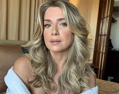 Letícia Spiller tem levado sensualidade para o Instagram