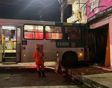 O prédio abriga diversos empreendimentos