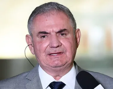Angelo Coronel só pensa em disputar cargo no Senado