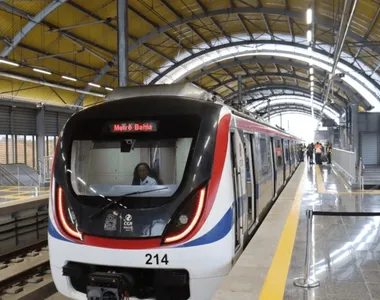 Vaga de operadora de trem com jornada de meio período