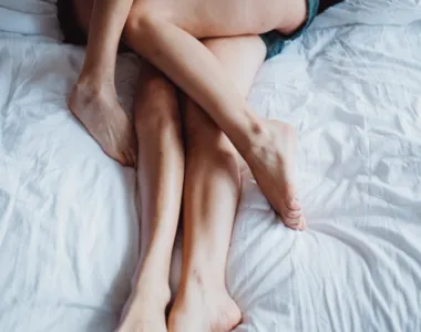 Toque de recolher quer proíbir o sexo após as 22h, mas isso pode?