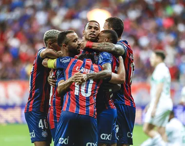 Jogadores comemoram com Jean Lucas o primeiro gol