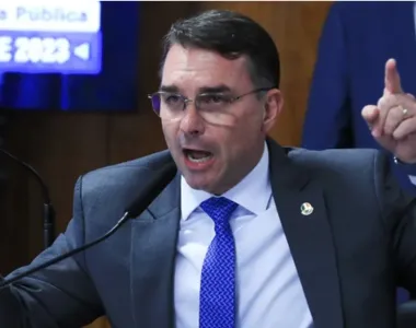 Senador Flávio Bolsonaro se posicionou sobre as prisões nas redes sociais