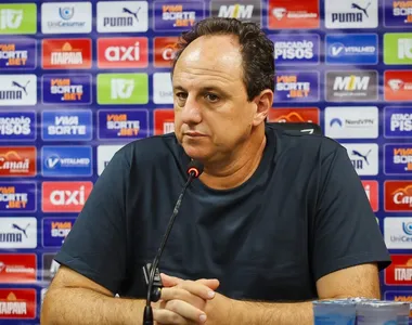 Ceni fala em orçamento apertado e explica improviso no ataque após empate do Bahia