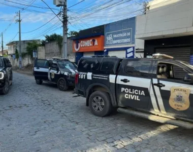 Polícia realizou busca e apreensão no estabelecimento dos criminosos
