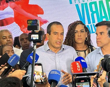 Prefeito concedeu entrevista coletiva nesta quinta-feira (18)