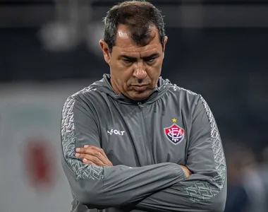 Fábio Carille assumiu o Vitória no início de julho