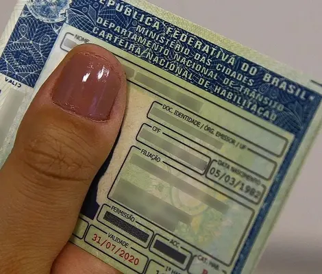 Imagem ilustrativa da imagem Contran libera tirar CNH sem precisar passar por autoescola