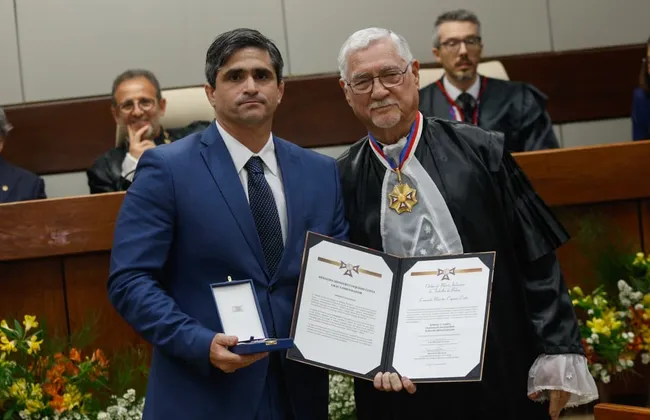 Imagem ilustrativa da imagem Justiça do Trabalho reconhece legado de A TARDE com honraria máxima