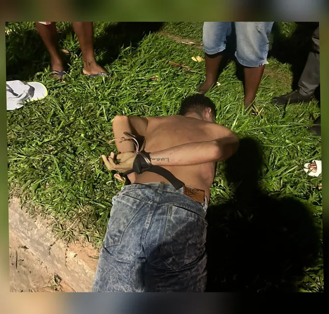 Imagem ilustrativa da imagem Vídeo: lalau leva surra de passageiros após tentar assaltar buzu