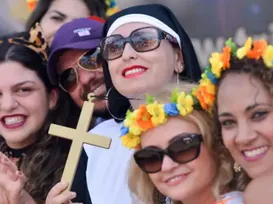 Símbolos cristãos podem ser proibidos no Carnaval em todo o país - Imagem