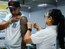 Vacina exigida em aeroportos é aplicada na Fenagro 2025 - Imagem