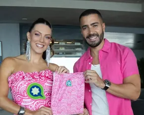 Bell Marques homenageia neta na abertura do Carnaval de Salvador - Imagem