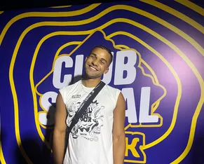 Cria de Pernambués, ator Lucas Leto trabalha e curte no Carnaval - Imagem