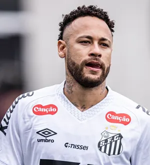 Imagem ilustrativa da imagem Sem Ney, Santos encara Palmeiras e pode derrubar Vitória pro Z-4; veja