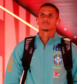 Imagem ilustrativa da imagem Ancelotti se derrete por Juba: "Tem chance de estar na Copa"