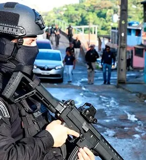 Imagem ilustrativa da imagem Ataques contra policiais em sete bairros de SSA firma tática de guerra