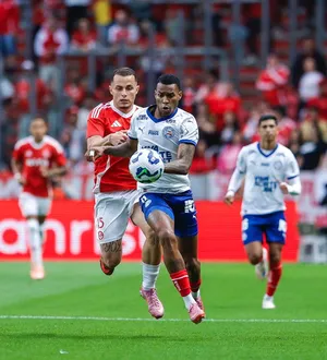 Imagem ilustrativa da imagem Com gol heróico no fim, Bahia arranca empate contra o Internacional