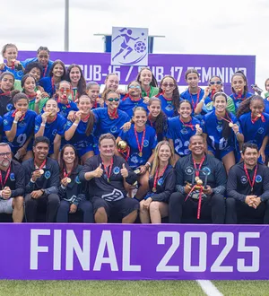 Imagem ilustrativa da imagem Garotas do Litoral Norte FC fazem história no primeiro Baianão sub-15