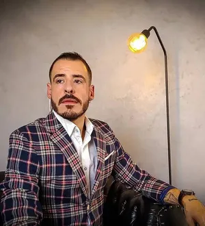 Imagem ilustrativa da imagem Influenciador que fala sobre casamento é preso por agredir namorada