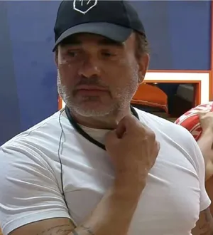 Imagem ilustrativa da imagem Pai de Viih Tube é acusado de dopar Dudu Camargo em A Fazenda 17