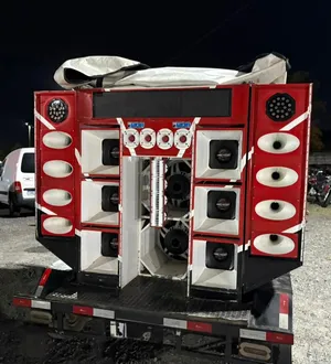 Imagem ilustrativa da imagem Polícia faz a limpa em paredões que aconteciam em Salvador e Lauro