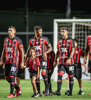 Imagem ilustrativa da imagem Porto x Vitória: onde assistir, arbitragem e mais