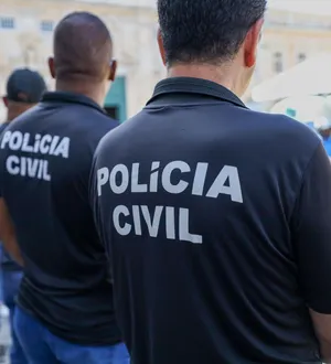 Imagem ilustrativa da imagem Corpo de mulher achado em terreno baldio tinha marcas de perfurações