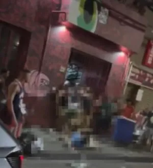 Imagem ilustrativa da imagem Vídeo: porrada come no centro horas antes da festa de Iemanjá