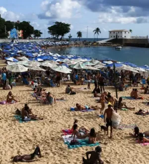 Imagem ilustrativa da imagem Vídeo: ‘sacizeiro’ do CV é preso ao tentar fuga em praia de Salvador