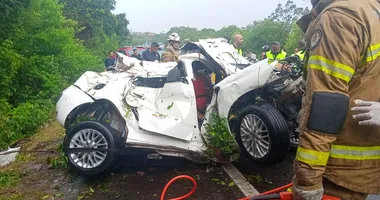 Imagem ilustrativa da imagem Grave acidente na Estrada do Coco deixa quatro mortos e um ferido