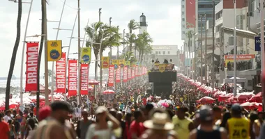 Imagem ilustrativa da imagem Guia de Carnaval: foliões dão dicas para pegação, rango e necessidades