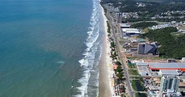 Imagem ilustrativa da imagem Ilhéus se inspira em Itacaré e proíbe consumo mínimo nas praias