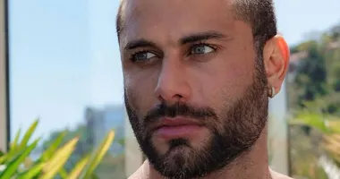 Imagem ilustrativa da imagem Modelo badalado bota sunguinha pra jogo e enlouquece fãs