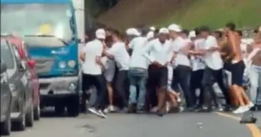Imagem ilustrativa da imagem Rubro-Negro que tomou 'pega' de torcedores do Bahia deixa hospital
