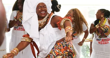 Imagem ilustrativa da imagem Saiba o que acontece quando uma Deusa do Ébano passa o manto