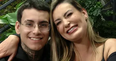 Imagem ilustrativa da imagem Vaza novo momento do vídeo íntimo de Andressa Urach com o filho
