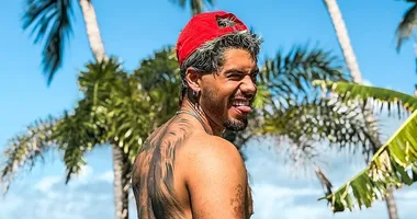 Imagem ilustrativa da imagem Zé Felipe posta foto só de cueca e 'pacote' vira assunto na web