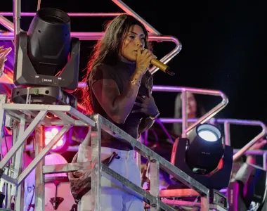 Cantora A Dama lança “Malvado Favorito” como aposta do Carnaval 2026