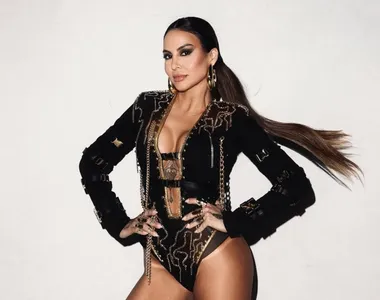 Cantora lançou nova música e aproveitou para divulgar